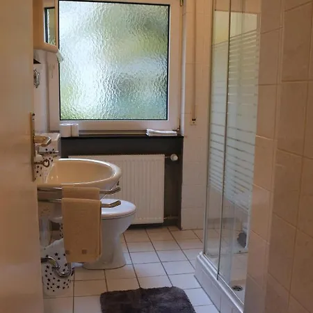 In Mit Schlafzimmer, Kueche Und Bad Вальдорф