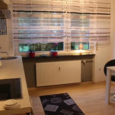 In Mit Schlafzimmer, Kueche Und Bad