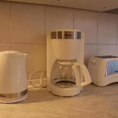 In Mit Schlafzimmer, Kueche Und Bad Апартаменты